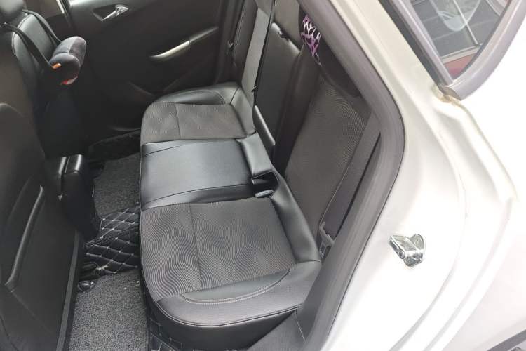 Used Buick GT 2014 XT 1.6L Automatic Fashion Edition Left Rear Seat