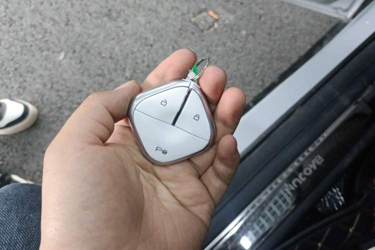 Used Baojun Enjoy 2025 Plug-in Hybrid 140km Luxury Edition Vehicle Key