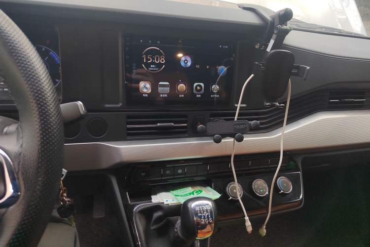 Used Dongfeng Yufeng 2023 V9+ 2.0T Manual Front-Wheel-Drive Multi-Function Mid-Roof Van with 7/8/9 Seats
