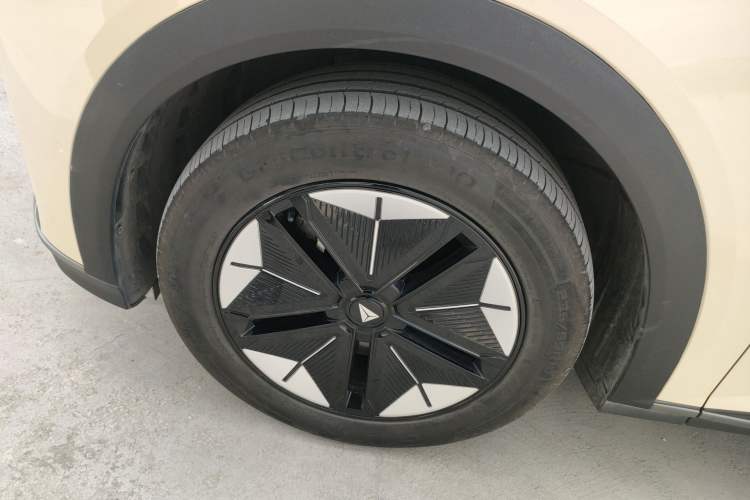 Used Deepal S07 2023 S7i 620Max All-Electric Version Left Front Wheel Hub