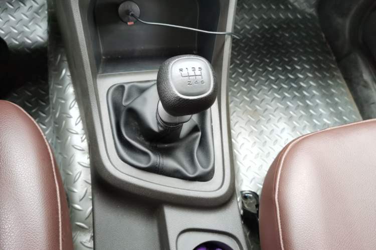 Used Wuling Hongguang V 2022 1.5L Enjoy Edition Electric-Powered LAR Gear Lever