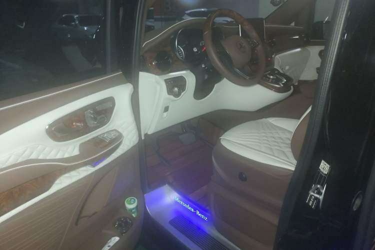 Used Mercedes-Benz V-Class 2018 V 260 L Prestige Extended Version China VI