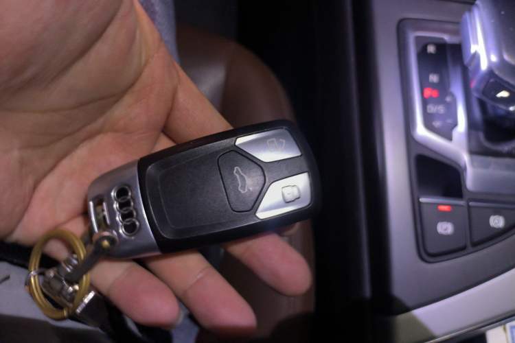 Used Audi Q7 2018 40 TFSI Comfort Model