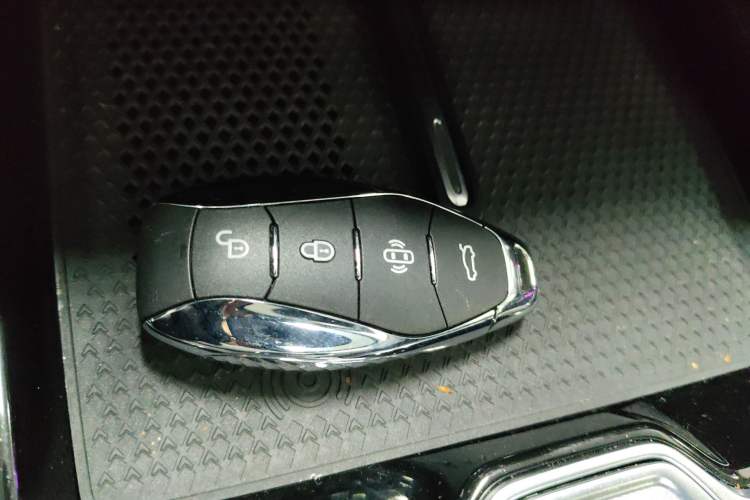 Used Hongqi HS5 2023 2.0T Qixiang Pro Edition
