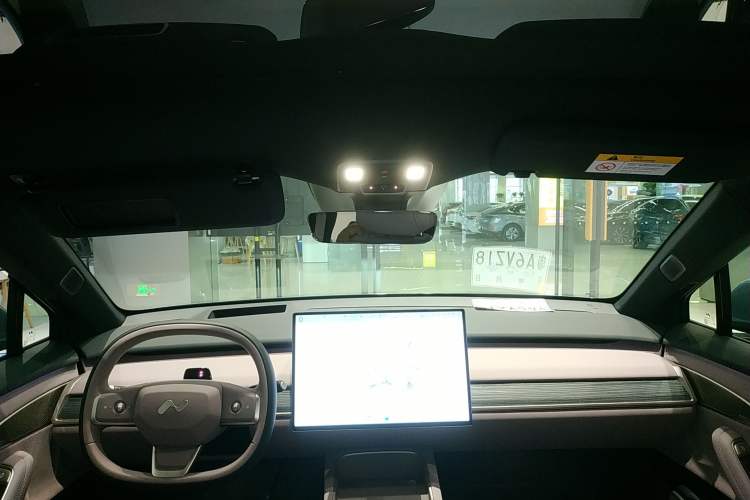 Used ONVO L60 2024 60 kWh Rear-Drive Version