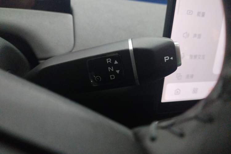 Used CHANGAN NEVO Q05 2026 Model 506 Max Gear Lever