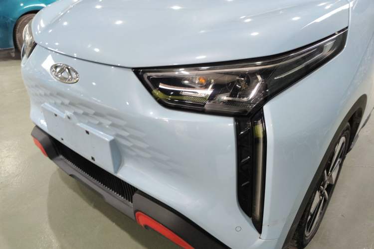 Used Chery New Energy Boundless Pro 2022 301km "Divine Beast" Version with Lithium Iron Phosphate Left Front Headlight