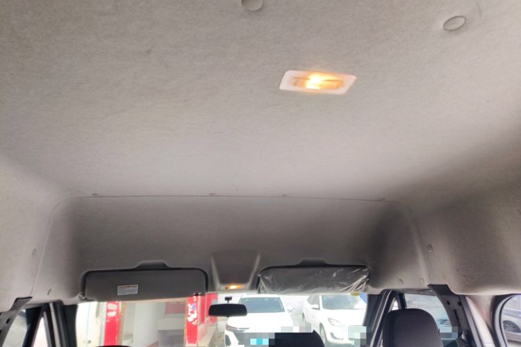 Used JMC Fushun 2023 2.0T Manual Short-Wheelbase Mid-Height Commercial Multi-Purpose 5-Seater Passenger Vehicle
