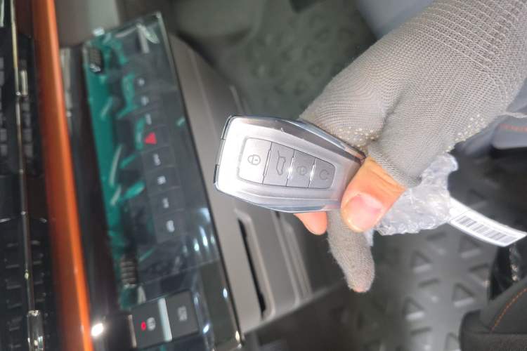 Used Farizon Super VAN 2025 Yucheng Edition, Action-Pak 68kWh Vehicle Key