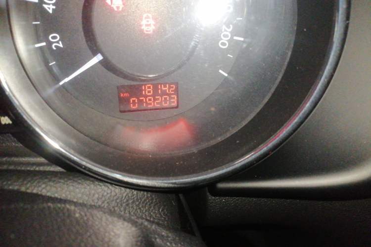 Used Peugeot 3008 2015 2.0L Automatic Classic Edition