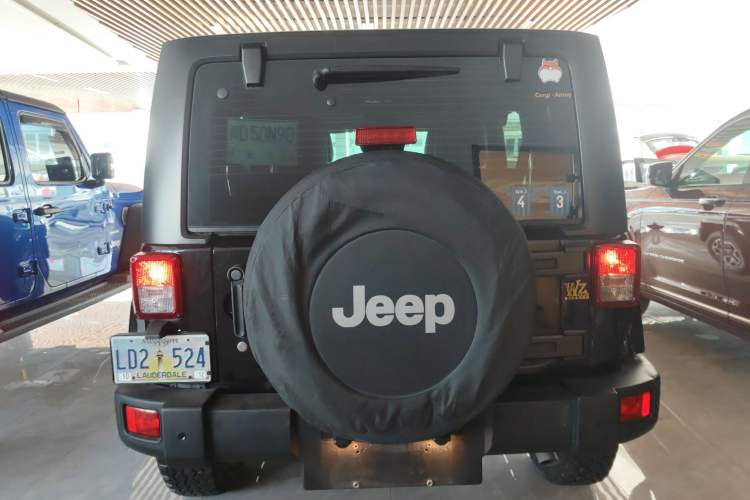 Used Jeep Wrangler 2017 3.0L Sahara Four-Door Comfort Edition
