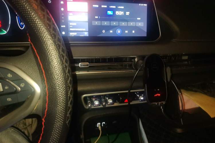 Used ORA Good Cat 2021 400km Standard Range Muse Edition Lithium-Ion Battery Audio And AC Panel