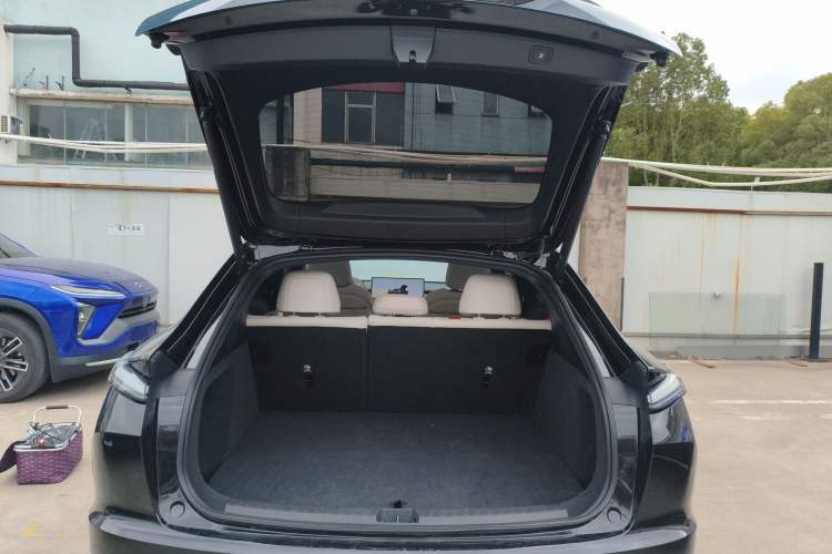 Used ONVO L60 2024 60 kWh Rear-Drive Version
