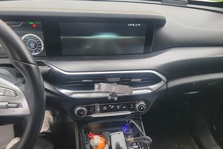 Used Bestune T77 2019 230 TID Automatic Prestige Version China V Emission Standard
