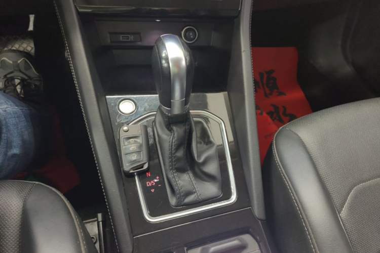 Used Jetta VS5 2022 280TSI Automatic Enjoyment Model Gear Lever