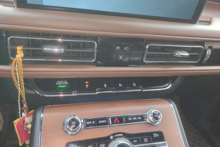 Used Lincoln Aviator 2020 3.0T V6 Four-Wheel Drive Zunya Edition Gear Lever