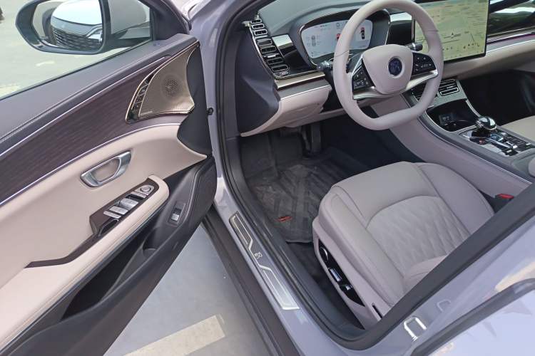 Used BYD Han 2025 DM-i Intelligent Driving Edition 125KM LiDAR Flagship Model