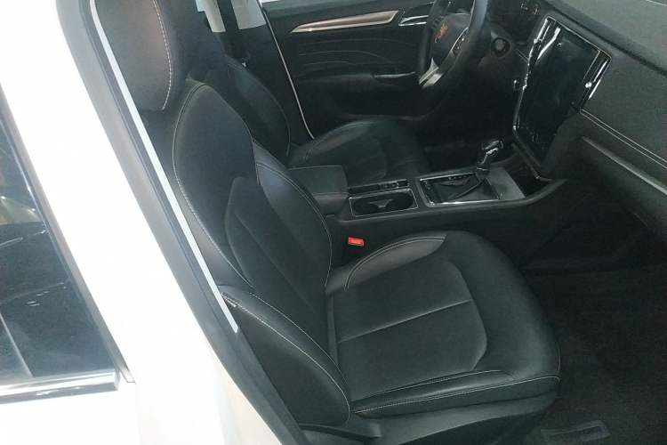 Used Roewe i6 2020 PLUS 1.6L CVT 4G Connected Glory Flagship Edition
