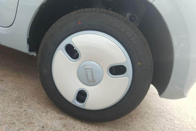 Used Bestune Pony 2026 Model 222km Cute Horse Plus Right Front Wheel Hub