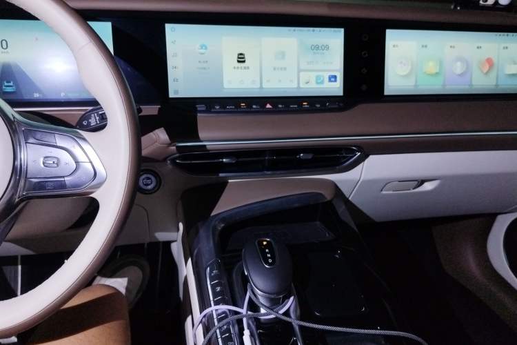 Used VOYAH FREE 2021 Four-Wheel Drive Standard Range-Extended Exclusive Luxury Package