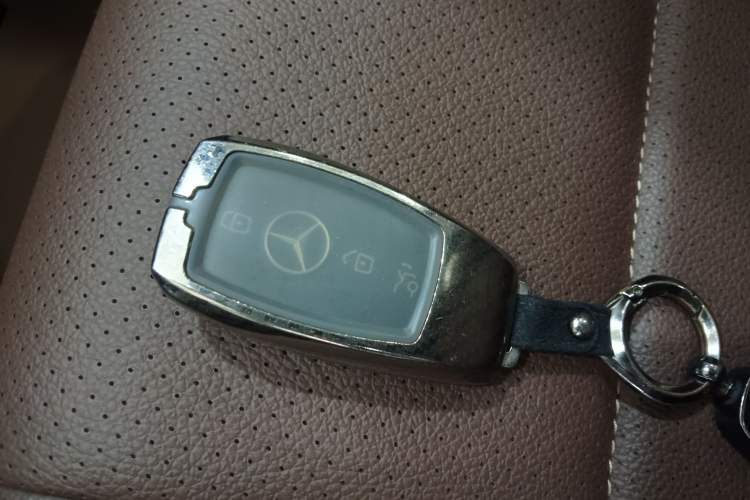 Used Mercedes-Benz GLE 2024 Refreshed GLE 350 4MATIC Stylish Edition Interior 1