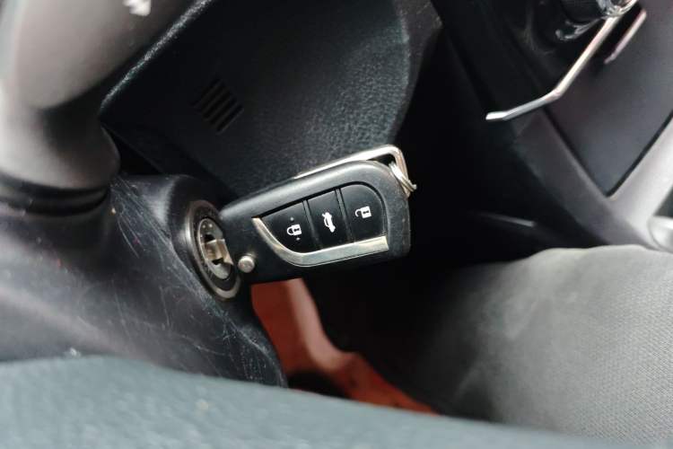 Used Toyota Corolla 2014 1.6L CVT GL Vehicle Key