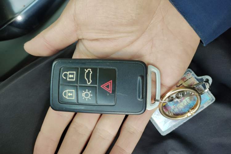 Used Volvo V40 2013 2.0T Zhiya Edition
