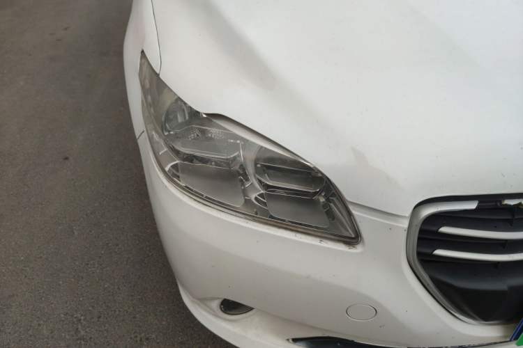 Used Peugeot 301 2014 1.6L Manual Comfort Edition Right Front Headlight