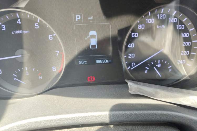 Used Hyundai Elantra (6th Generation / Lingdong) 2016 1.6L Automatic ZhiXuan – Elite Version Odometer Close Up