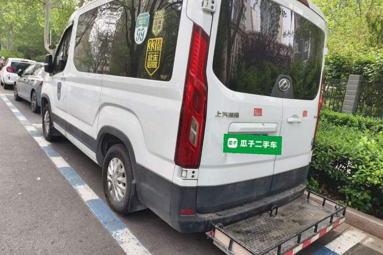 Used SAIC MAXUS Xintu V90 2022 2.0T Manual Zhiyun King Rear-Drive Short Wheelbase Mid-Roof Design with Single Rear Tire and 6 Seats Rear Left 45 Deg