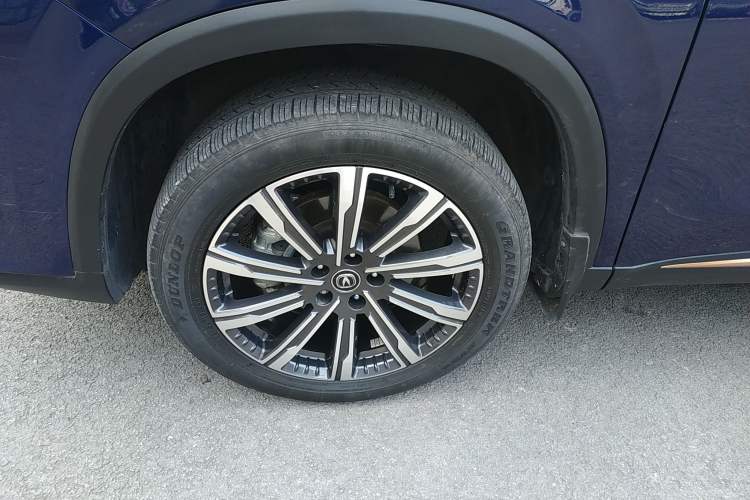 Used CHANGAN CS75 PLUS 2022 2nd Generation 2.0T Automatic Navigation Version Left Front Wheel Hub