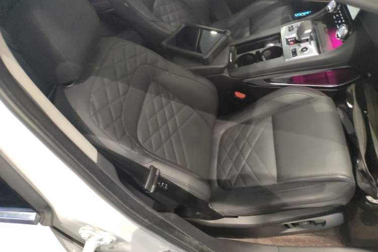 Used Jaguar F-PACE 2023 P250 HSE Right Front Seat