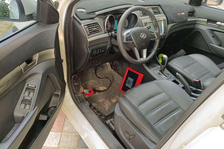 Used BAIC Senova X65 2015 2.0T Automatic Elite Model
