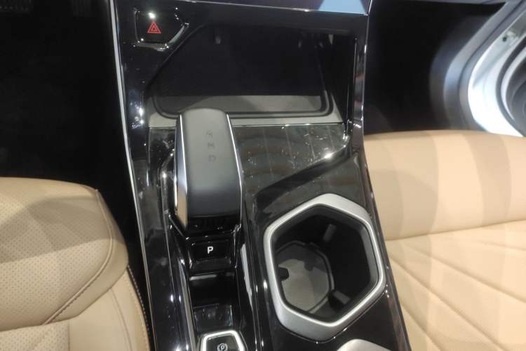 Used Geely Auto FX11 2023 1.5TD DCT Prestige Edition
