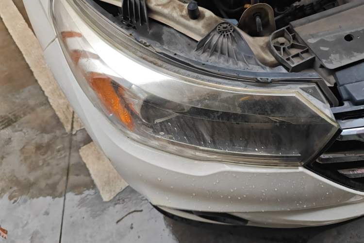 Used GAC Trumpchi GS4 2017 200T G-DCT Two-Wheel Drive Elite Edition Right Front Headlight