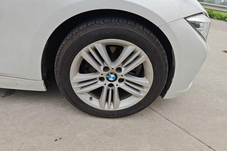 Used BMW 3 Series 2016 320Li Fashion Model Right Front Wheel Hub