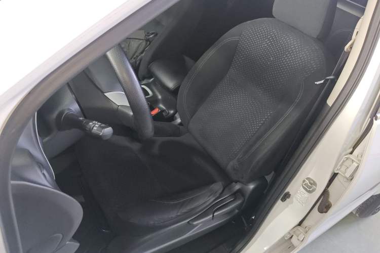 Used Nissan Navara 2017 2.5L Automatic 2WD Luxury Edition QR25