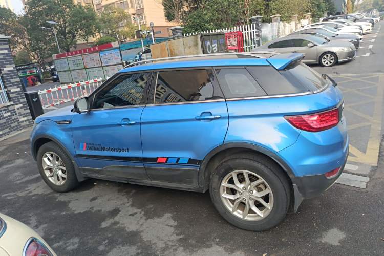 Used Land X7 2015 2.0T Panoramic Luxury Edition
