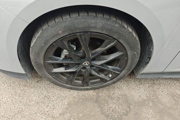 Used CHANGAN UNI-V 2024 1.5T Prestige Edition
