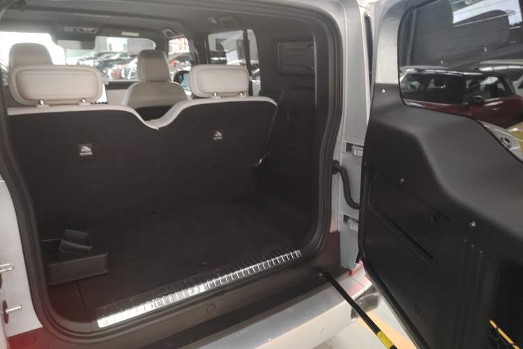 Used iCAR V23 2025 501 Four-Wheel Drive Intelligent Driving Version Trunk