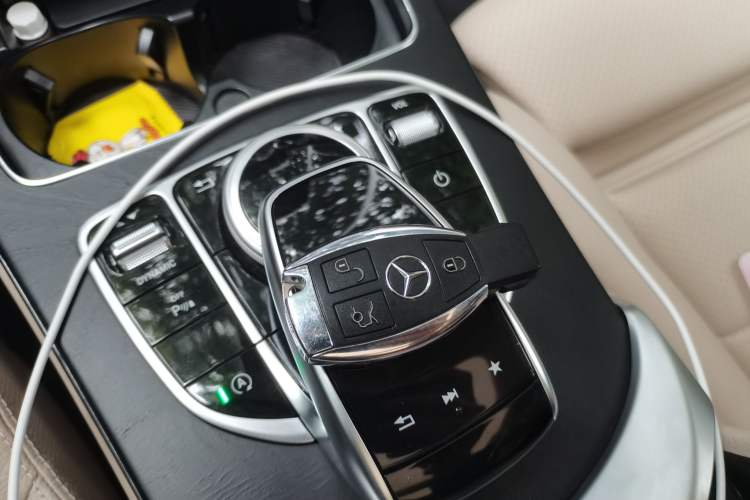 Used Mercedes-Benz C-Class 2017 Facelift C 200 L
