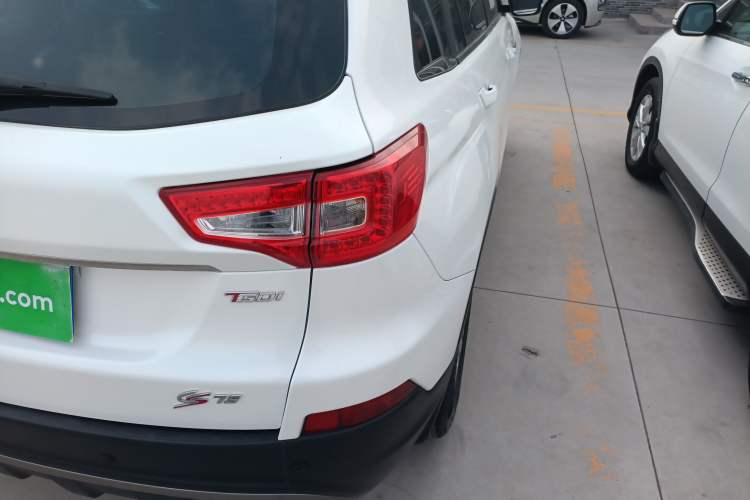 Used CHANGAN CS75 2017 Shangkui Edition 1.5T Automatic Fengxiang Model Right Rear Taillight