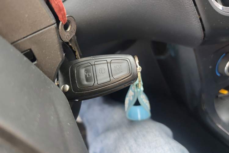 Used Ford Focus 2015 Sedan 1.6L Manual Fashion Edition