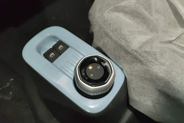 Used Geely Galaxy Panda 2024 Panda Mini 200km Endurance Bear
