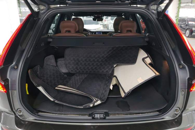 Used Volvo XC60 2022 B5 4x4 Smart Luxury Edition