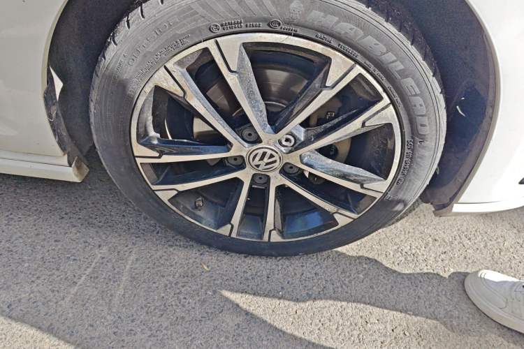 Used Volkswagen Golf 2016 1.4TSI Automatic R-Line
