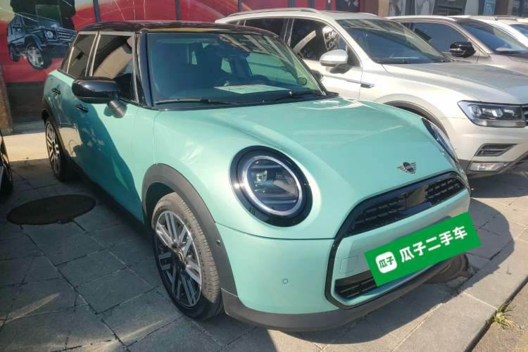 Used Changan MINI 2025 1.5T COOPER Classic Edition Five-Door Version
