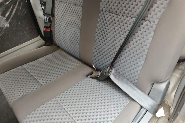 Used Wuling Zhiguang 2020 1.2L Practical Model China VI LSI Left Rear Seat