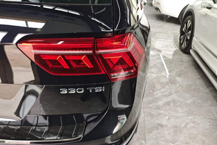 Used Volkswagen Tiguan L 2022 330TSI Automatic Two-Wheel Drive R-Line Enhanced Edition Right Rear Taillight