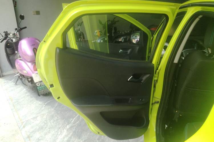 Used JMEV Xiao Qilin 2022 Heart-Pounding Edition